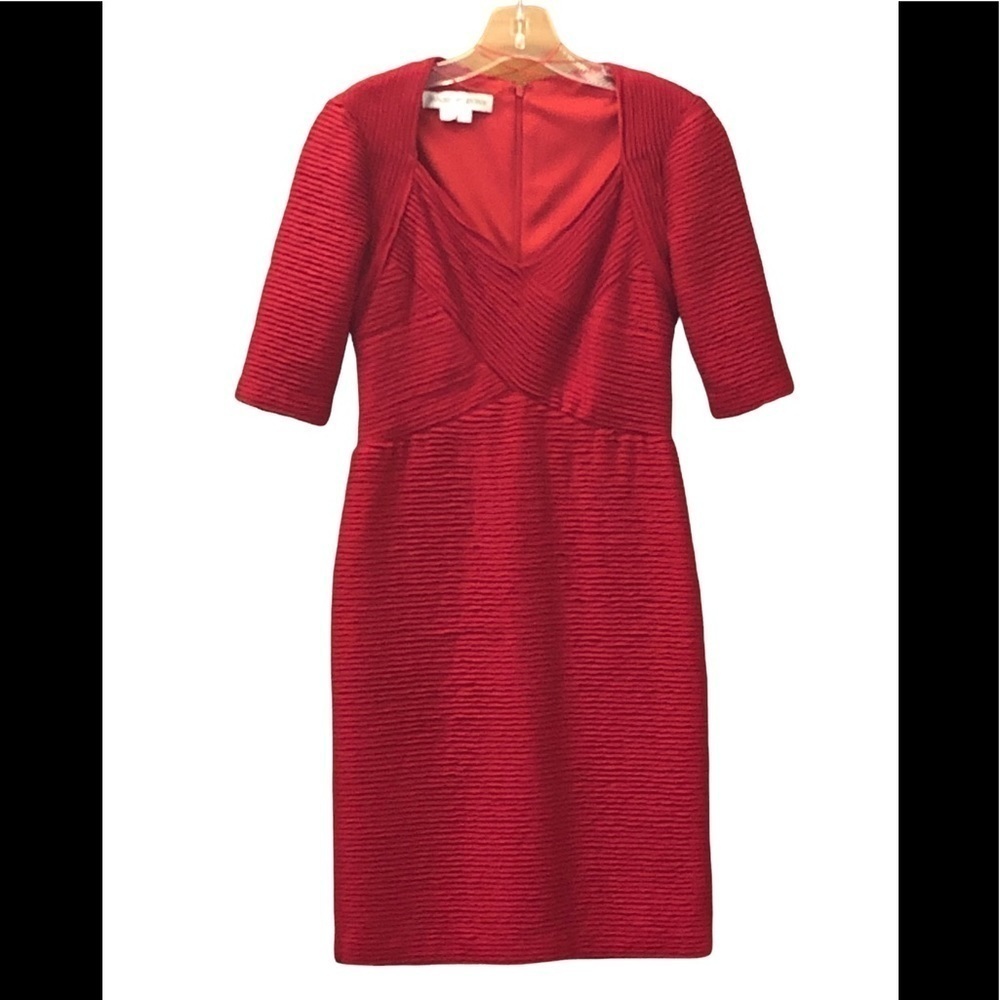 Maggy London /Red cocktail Dress/ sweetheart neckline/ Size 2 /